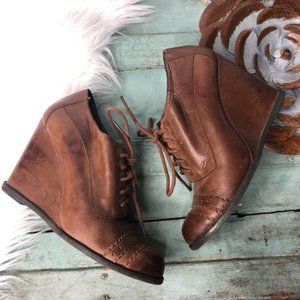 vince camuto wedge oxford lace ankle booties • 6